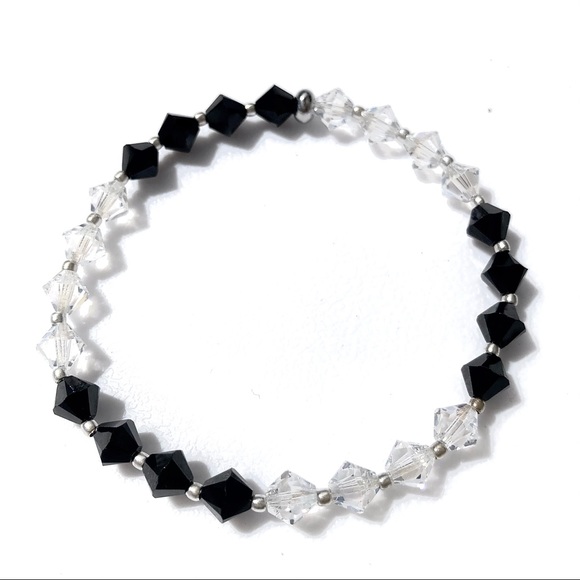 CAL - BLACK & WHITE - Picture 2 of 4